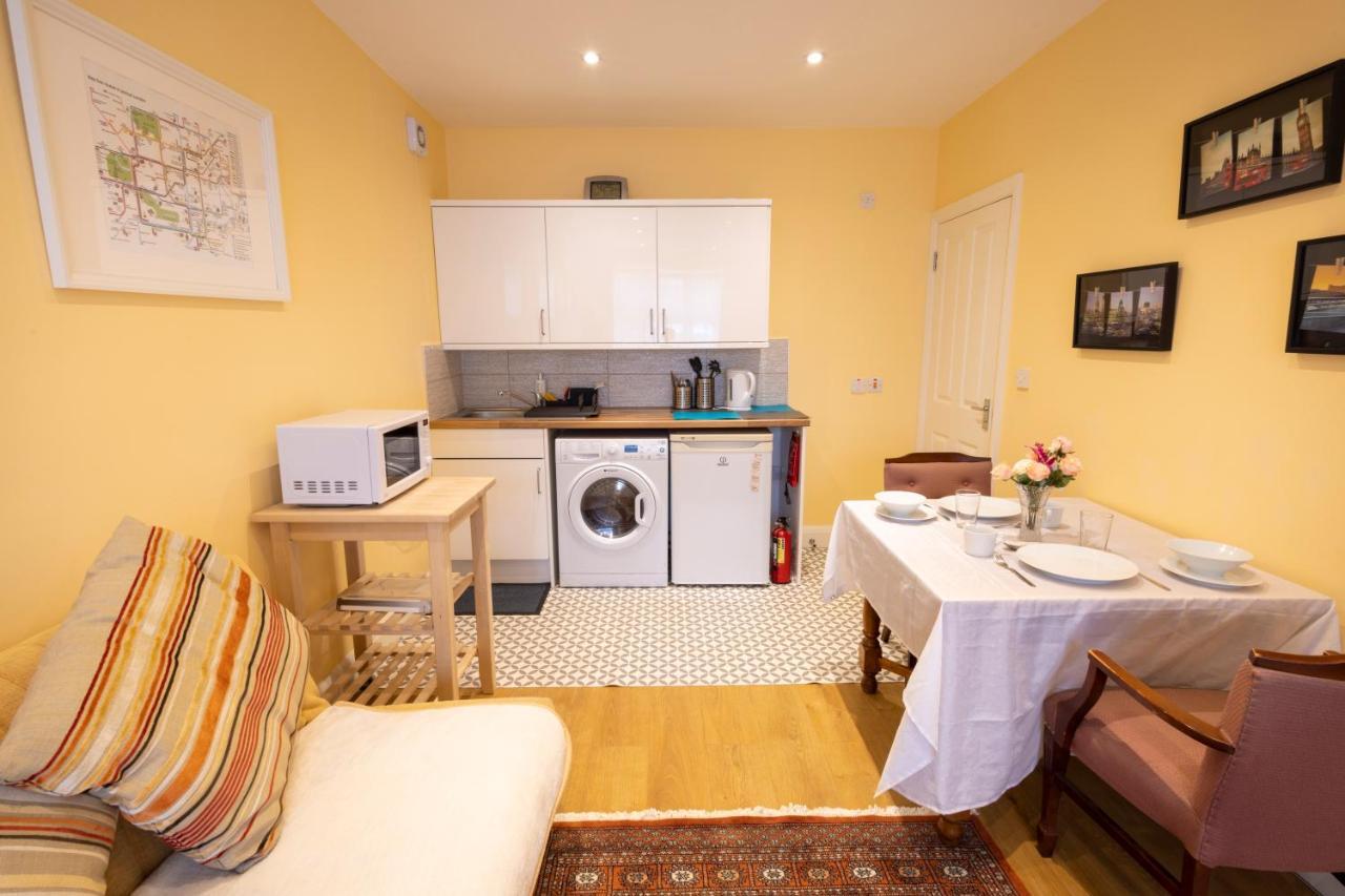 London Vegetarian Smoke & Pet Free En-Suite With Ev Parking Edgware Eksteriør billede