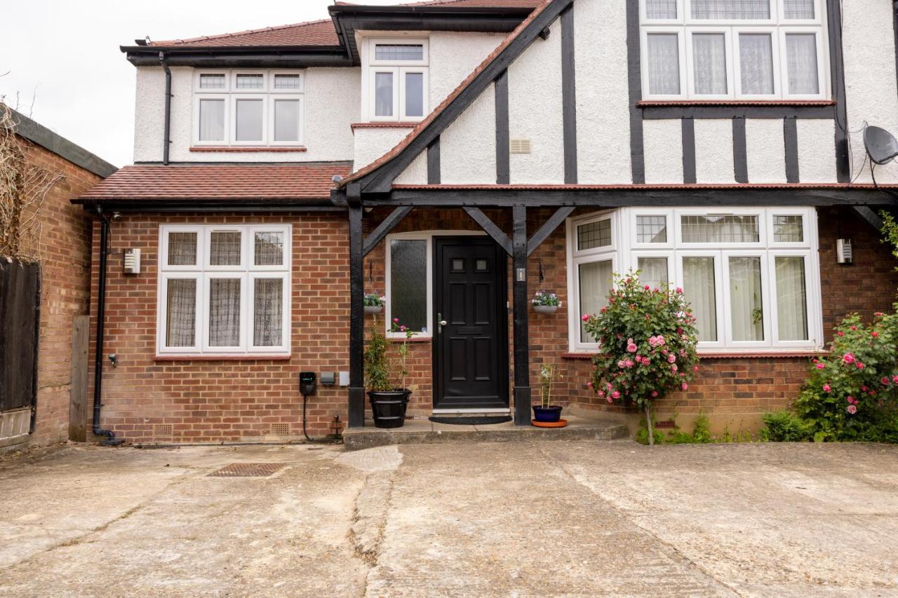 London Vegetarian Smoke & Pet Free En-Suite With Ev Parking Edgware Eksteriør billede