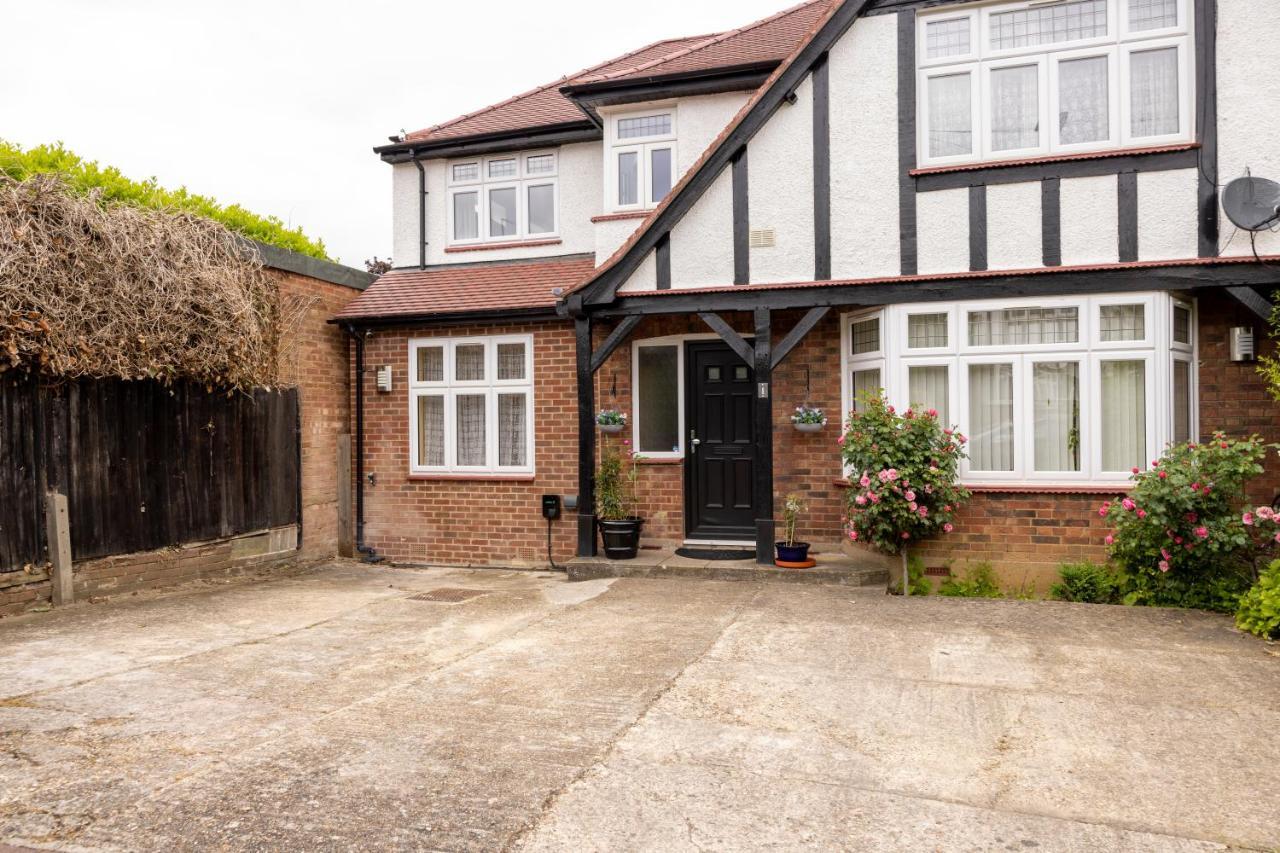 London Vegetarian Smoke & Pet Free En-Suite With Ev Parking Edgware Eksteriør billede