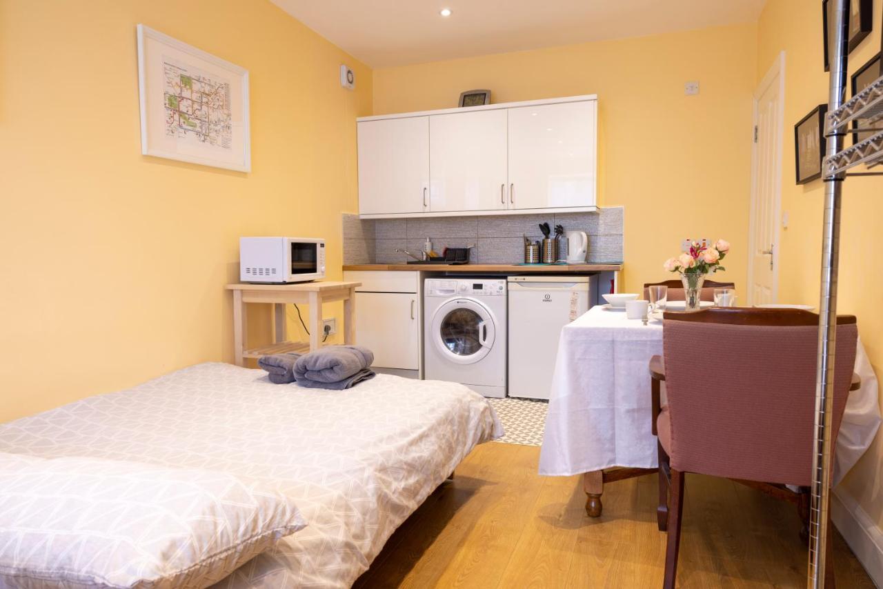 London Vegetarian Smoke & Pet Free En-Suite With Ev Parking Edgware Eksteriør billede