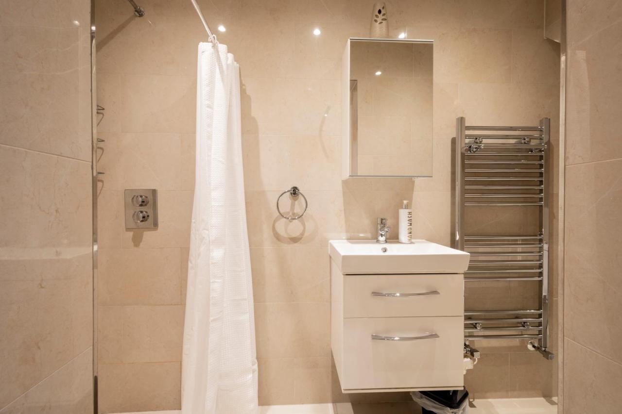 London Vegetarian Smoke & Pet Free En-Suite With Ev Parking Edgware Eksteriør billede